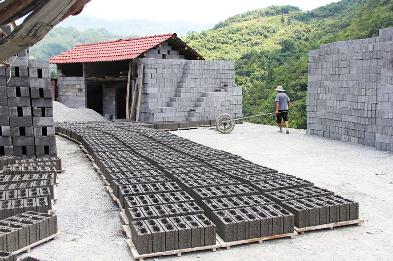 File:LuoyanBrickYard.jpg