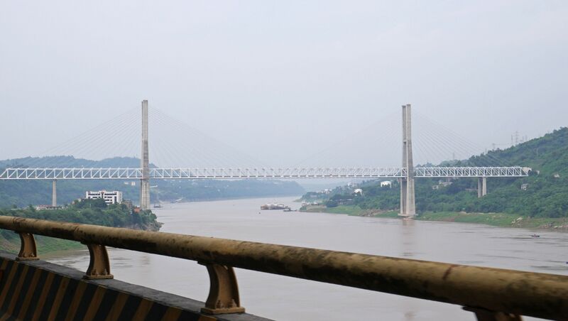 File:HanjiatuoYangtzeRailwaySide.JPG