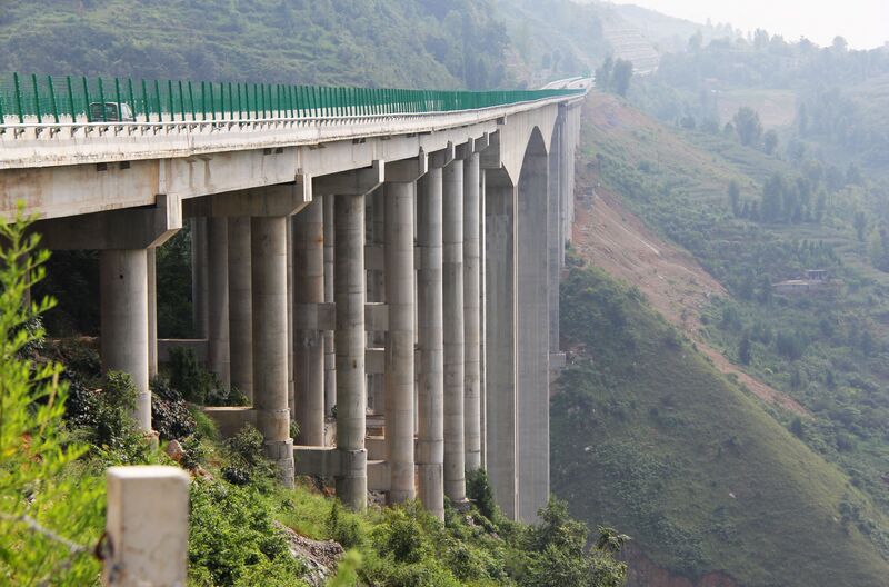 File:NayongLonglensSide.jpg