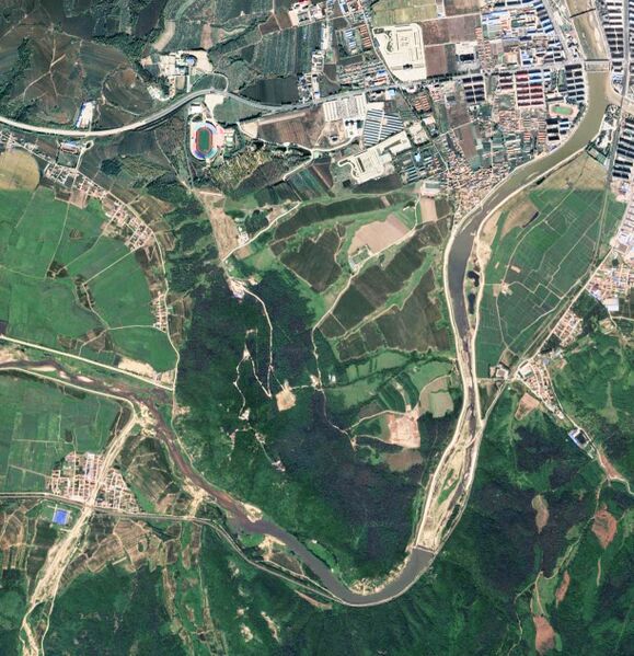 File:Piyanshan Glass SatelliteWide.jpg
