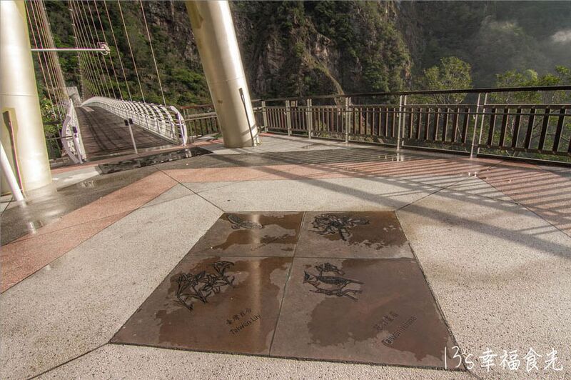 File:Shanyue FootbridgePlaza.jpg