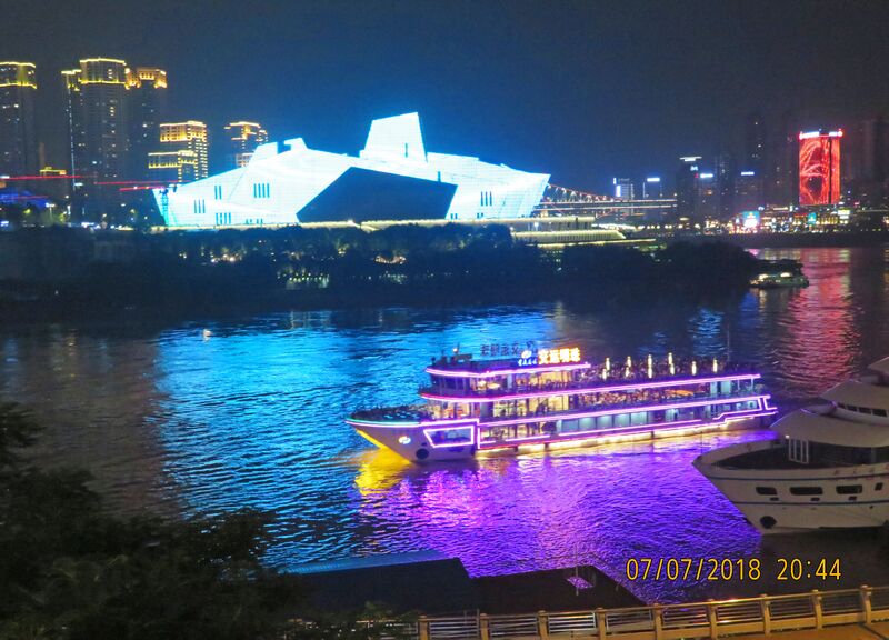 File:364ChongqingOperaByJohnFilmer.JPG