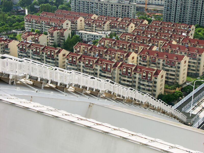 File:422Lupu&Houses copy.jpg