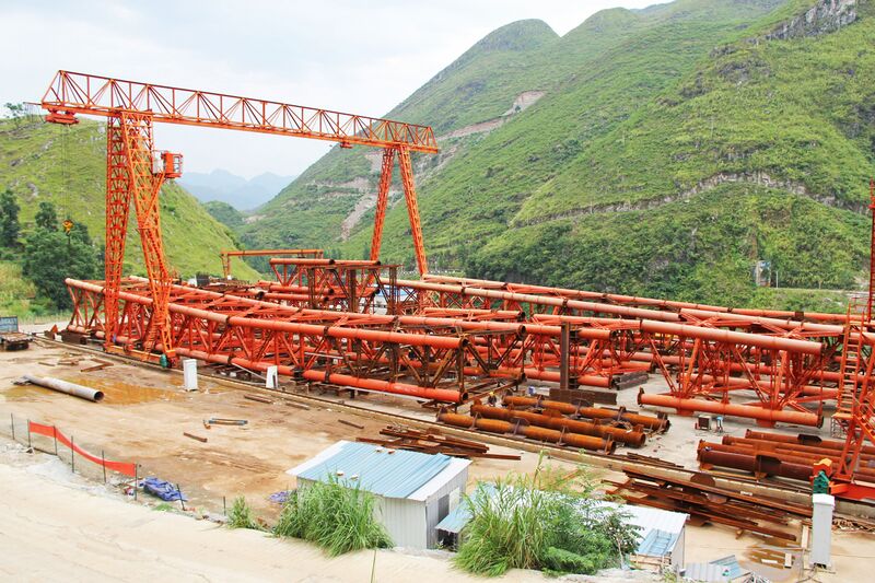 File:BeipanjiangHighSpeedTrussStagingArea.jpg