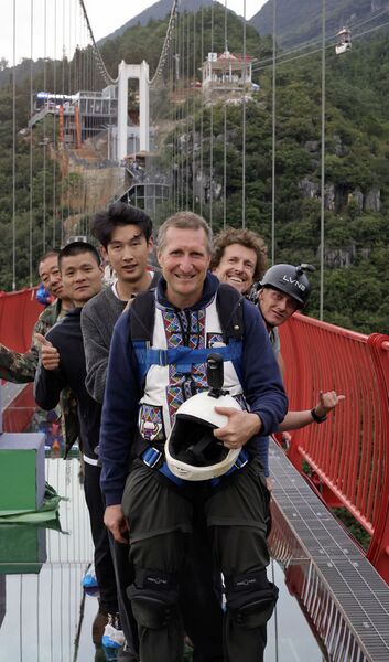 File:NizhuheGaryGroupFootbridge.jpg