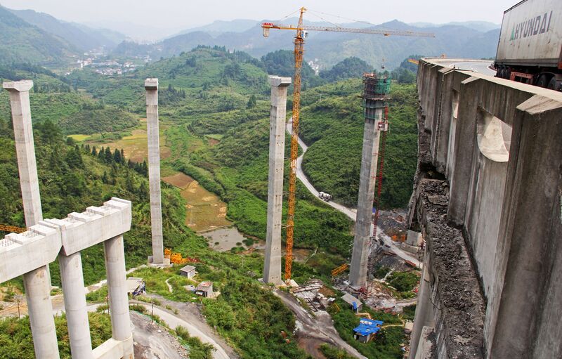 File:ShijiazhaiExitCrane&Piers.jpg
