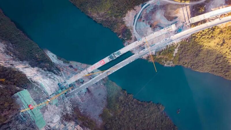 File:Apengjiang Bridge GongtanDown.jpg