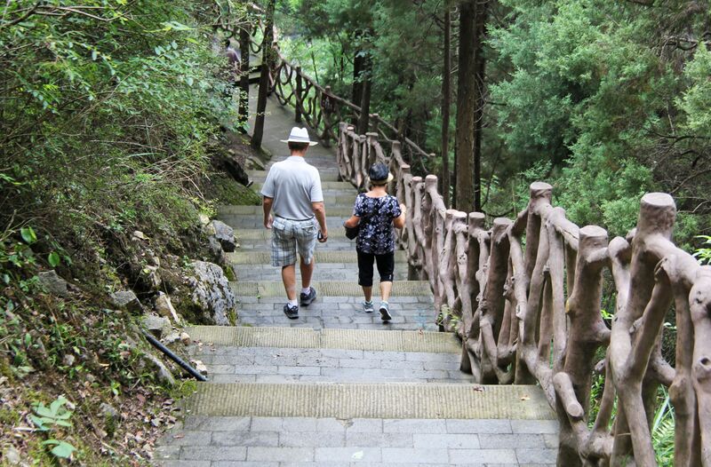 File:632Tiankeng23 copy.JPG