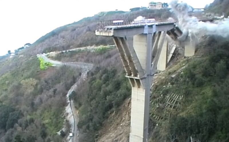 File:GazzianoImplosion.jpg