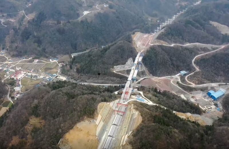File:Maoping Bridge YilaiDroneView.jpg