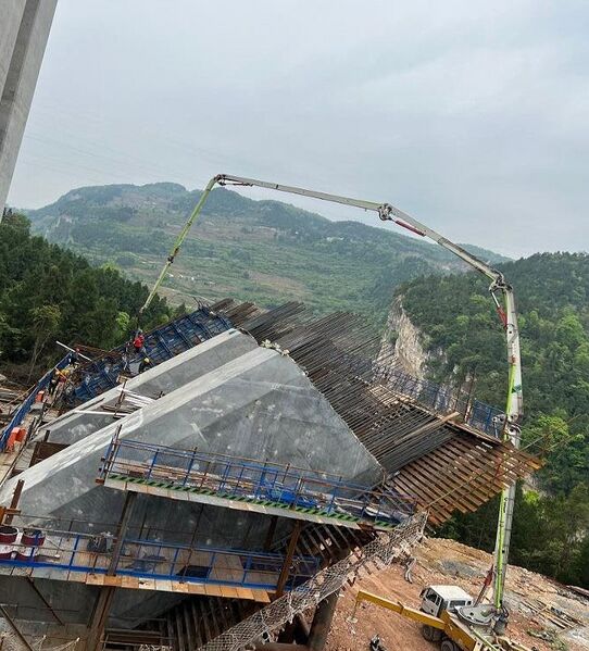 File:Shuiluohe FoundationConcrete.jpg