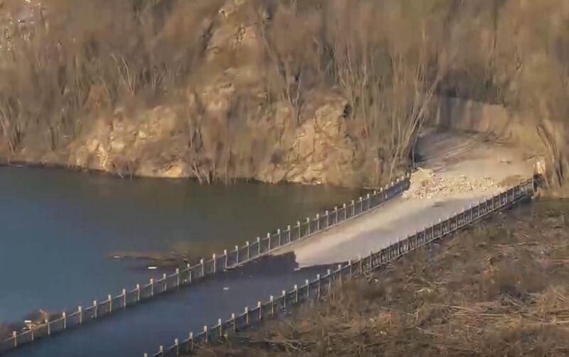 File:Jinshajiang arch bridge Hulukou24.jpg