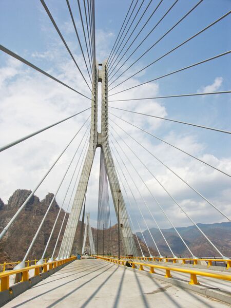 File:BaluarteBridge157.jpg