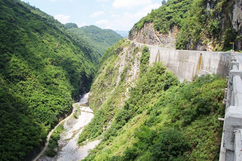 File:LuoyanCanyonView.jpg