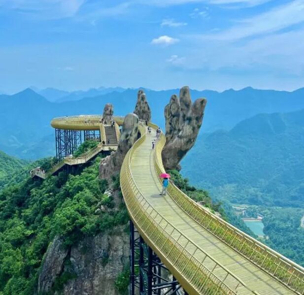 File:Malingtianguan Foshou Footbridge4.jpg