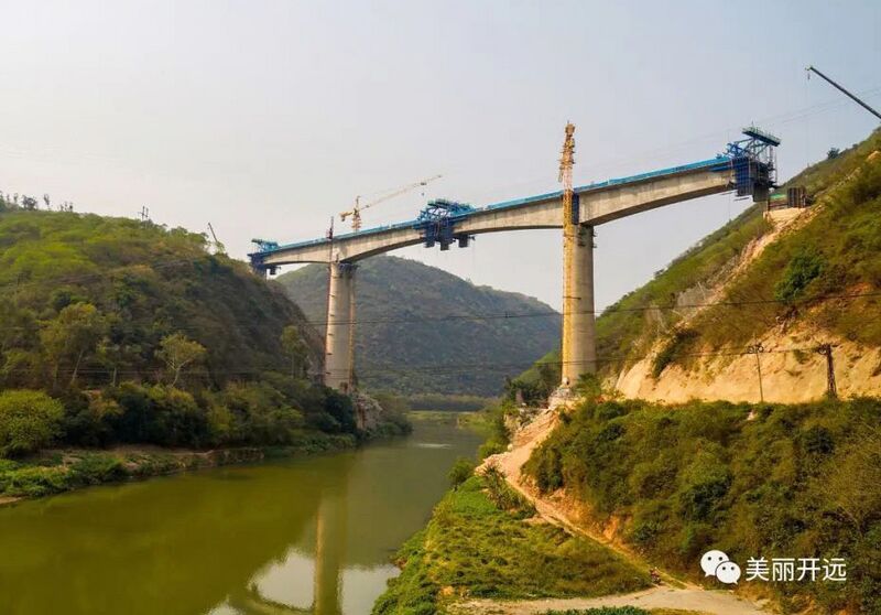 File:Nanpanjiang Railway Bridge Mimeng2.jpg