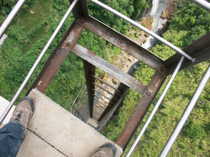 File:QingshuiheRailwayLadder.jpg