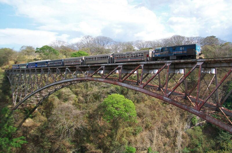 File:RioGrandeBycrtrenes.jpg