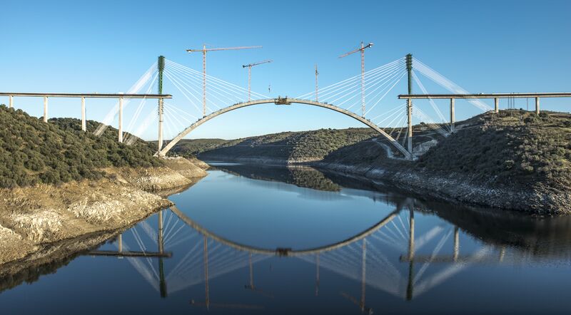 File:TajoRailwayViewByCarlos Manterola www.infotografia.es.jpg