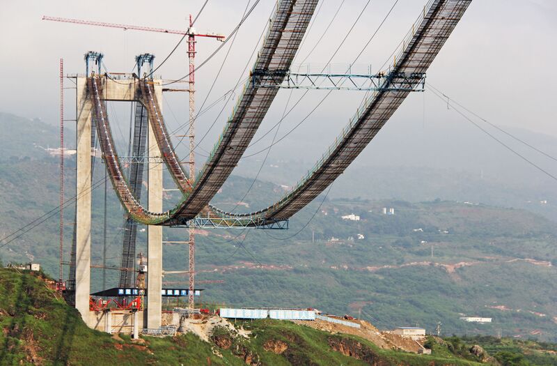 File:JinshajiangBridgeHulukouLonglensCables.jpg