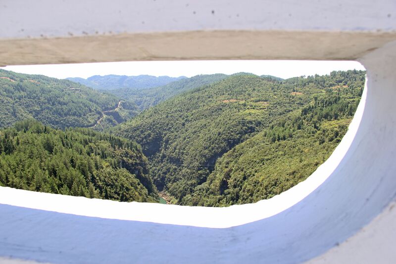File:MengdongRailing.jpg