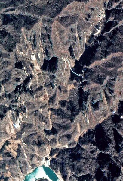 File:Xinglongshan GlassSatellite.jpg