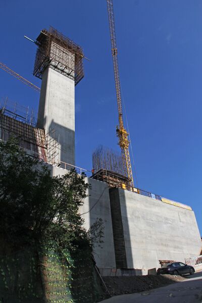 File:MalingheFenglinWestTowerSky.JPG