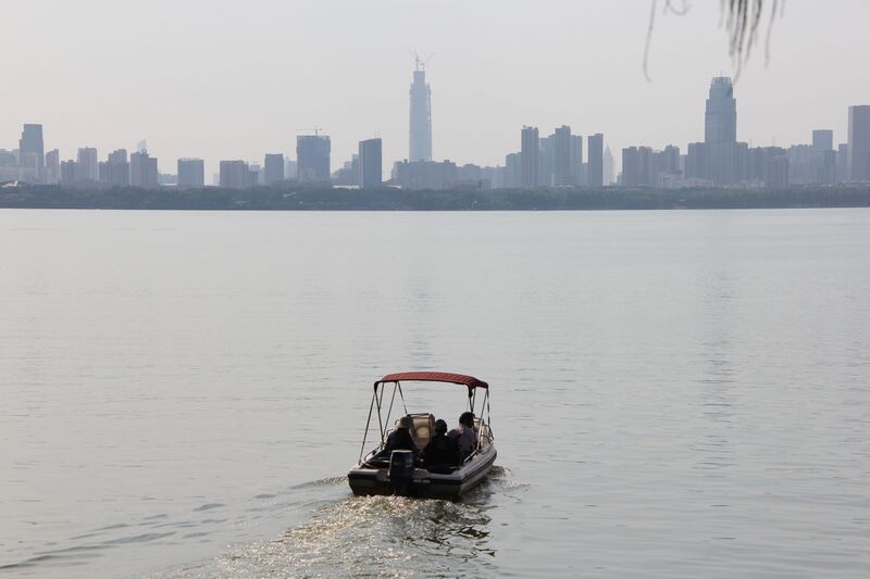 File:952WuhanLake copy.JPG