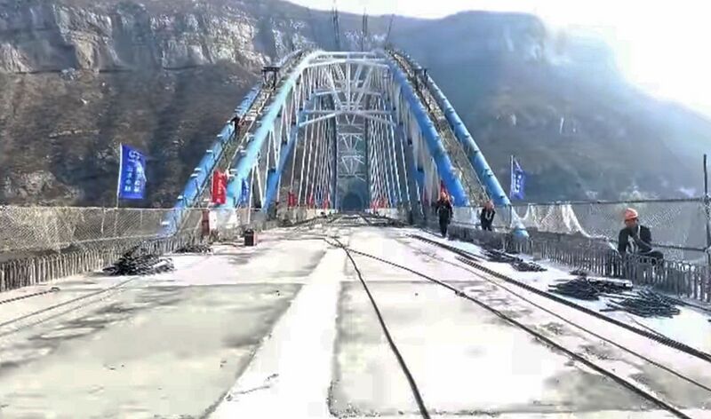 File:HuangheRailwayBridgeLongmen38.jpg