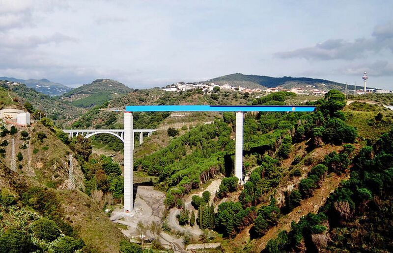 File:Musofalo90mtrPier.jpg