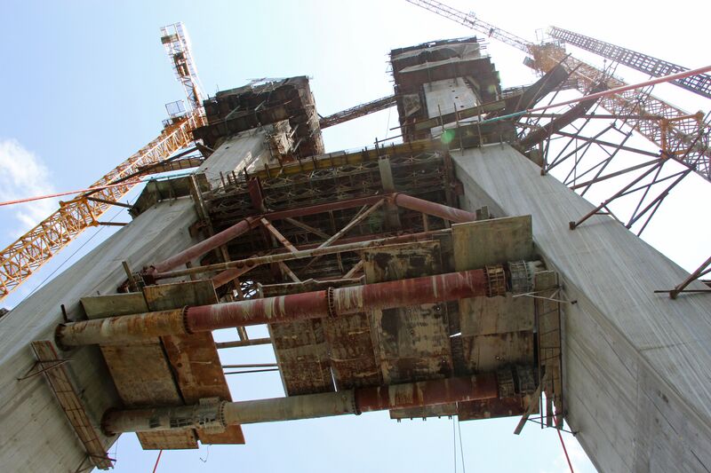 File:WuzuoheTowers&Cranes.jpg