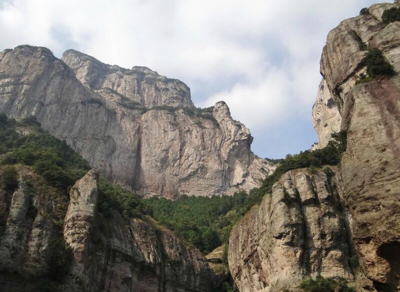 File:YandangMountainCliffView.jpg