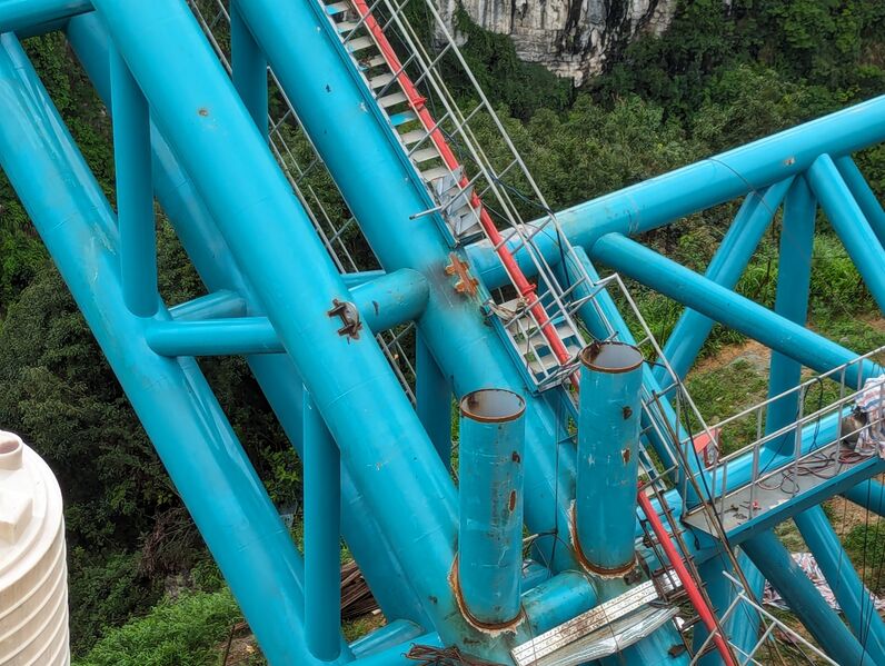 File:LamiheTrussBlue.jpg