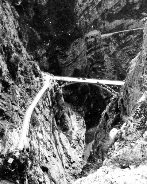 File:VajontCanyonBridge.jpg