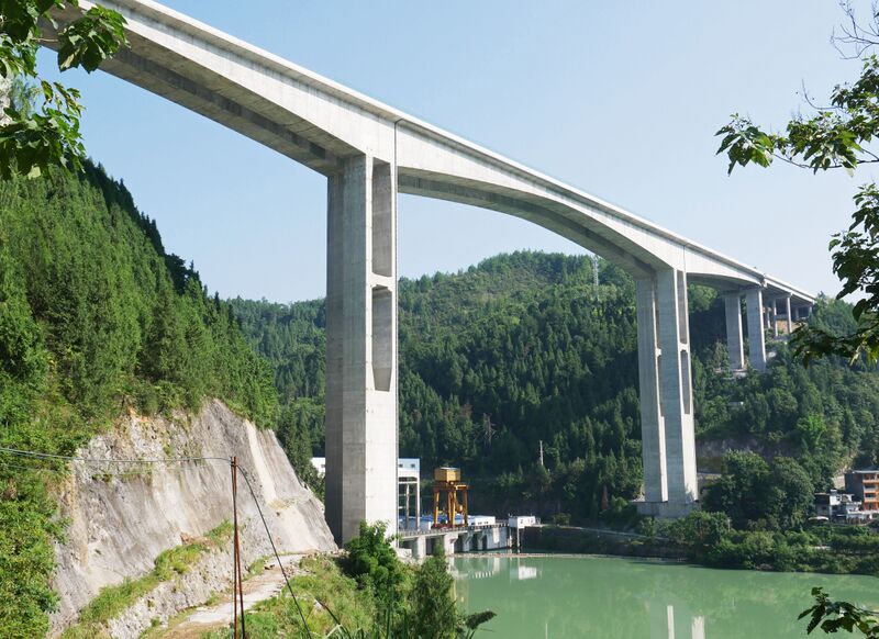 File:ApengjiangNumber1Dam.JPG