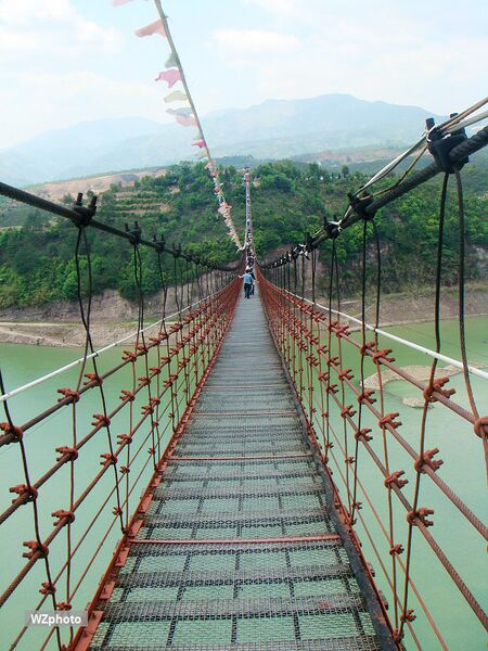 File:BaiHefeiBridgeOpen2001.jpg