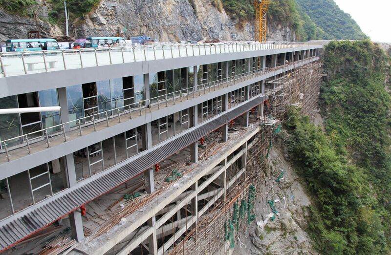 File:TianmenMountainHotelConstruction.jpg