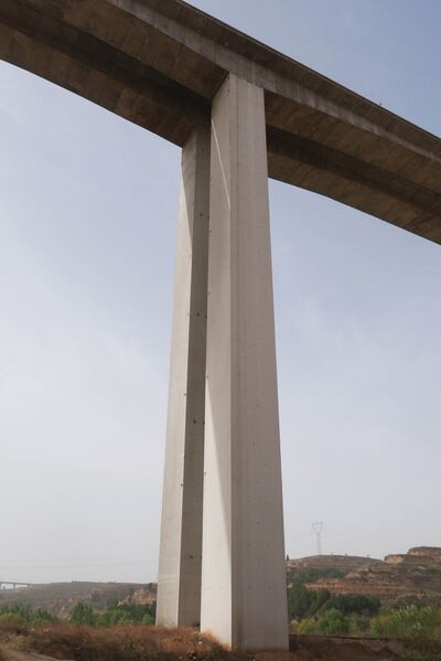 File:DayuhePierSide.JPG