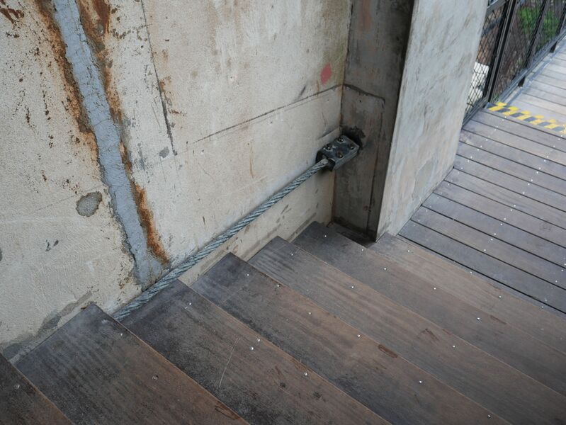 File:FangdongYandangGlassFootbridgeAnchorCable.JPG