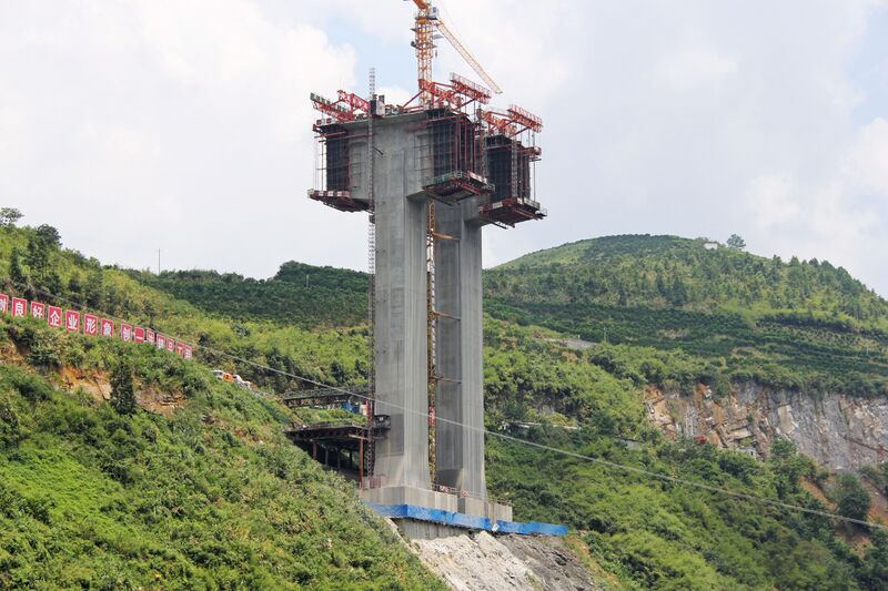 File:FurongzhenPier&Hill.jpg