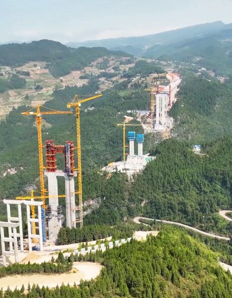 File:ShuangbaoCranesHighline.jpg