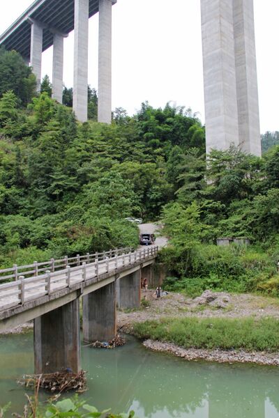 File:TianqiaoheLowBridge.JPG