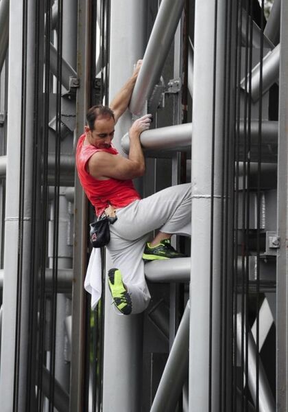 File:BailongElevatorClimber.jpg