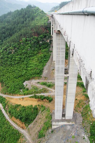 File:NianzipingPiers&Slope.jpg