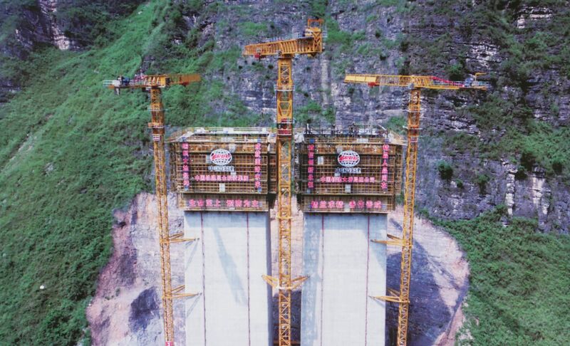 File:JinqiPiersconstDrone.JPG