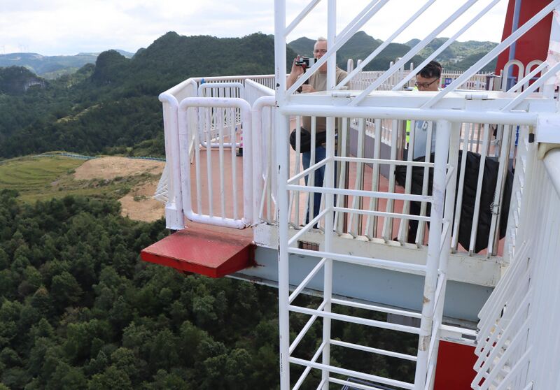 File:LongliSwingJumpByGaryC copy.JPG