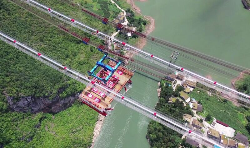 File:TongziheBridgeJinrentongTrussMoveRiver.jpg