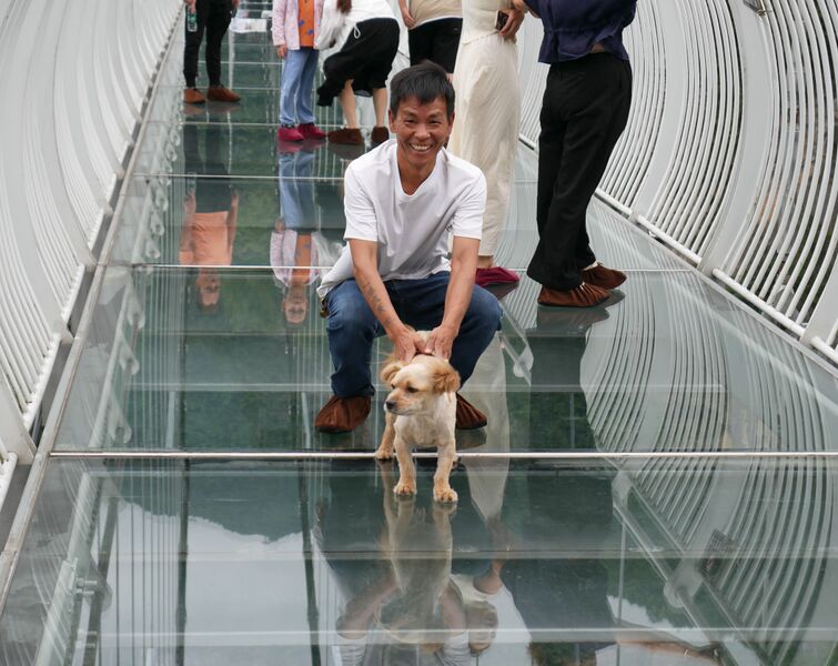 File:Yundingfeidu Glass Footbridge50.JPG