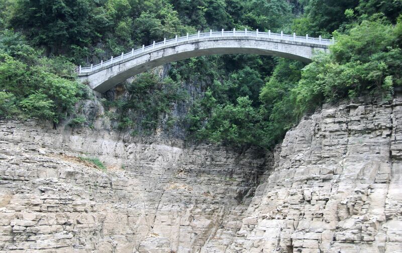 File:718DaningheBoatCruiseCliffwalk7 copy.JPG