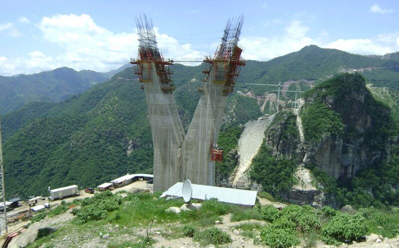File:BaluarteBridge10.jpg